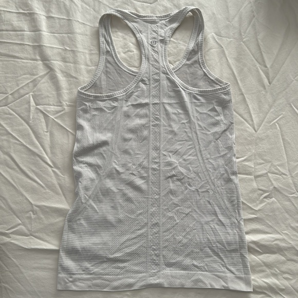 Swiftly Tech (4) White - Picture 2 of 4